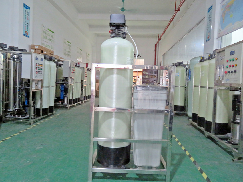 1噸每小時鍋爐軟化水設備/東莞小型軟化水處理設備/軟水器